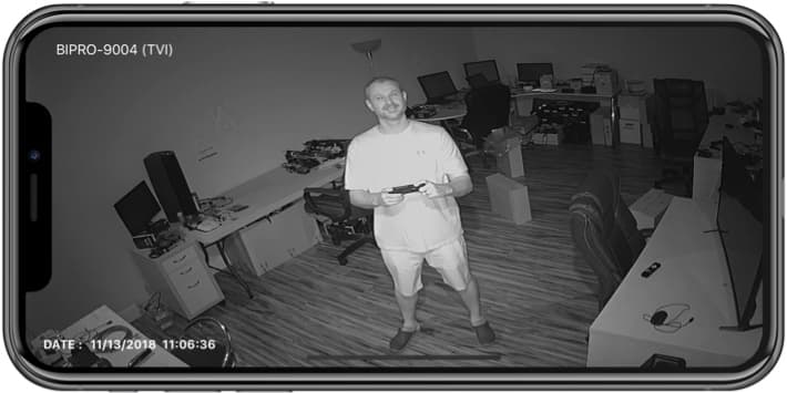 HD Security Camera Infrared Night Vision View from iPhone App